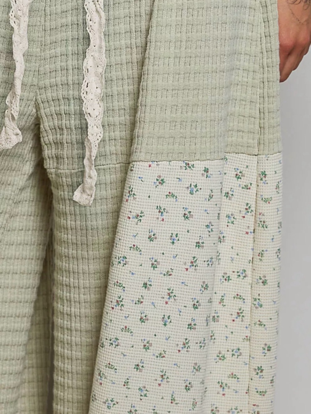 POL Relaxed Wide-Leg Patchwork Pants in Sage Green - Picture 5 of 8